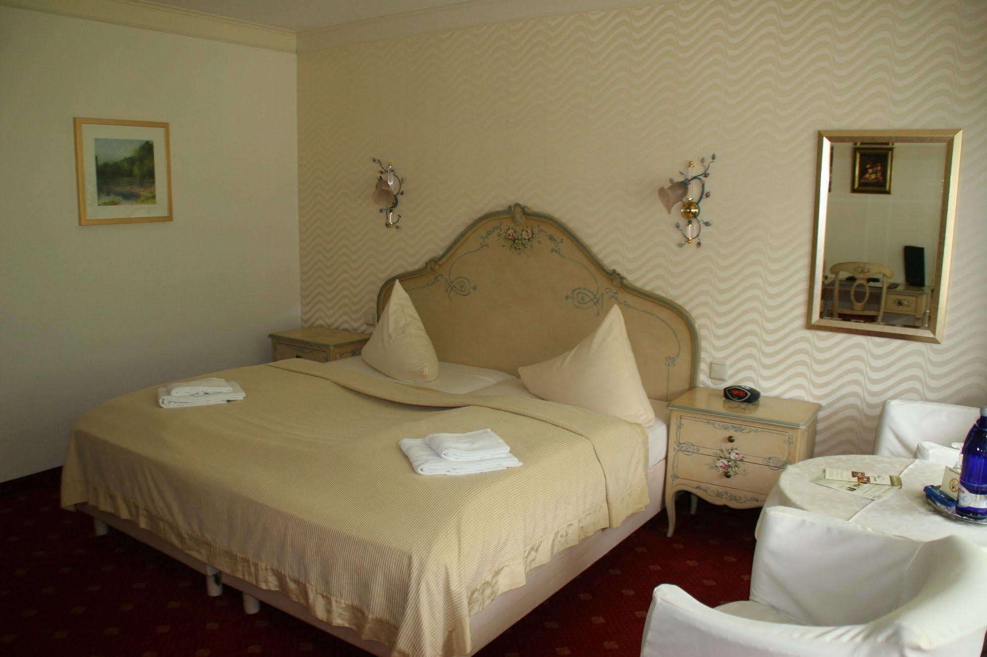 Sure Hotel By Best Western Rhoen Garden ポッペンハウゼン エクステリア 写真