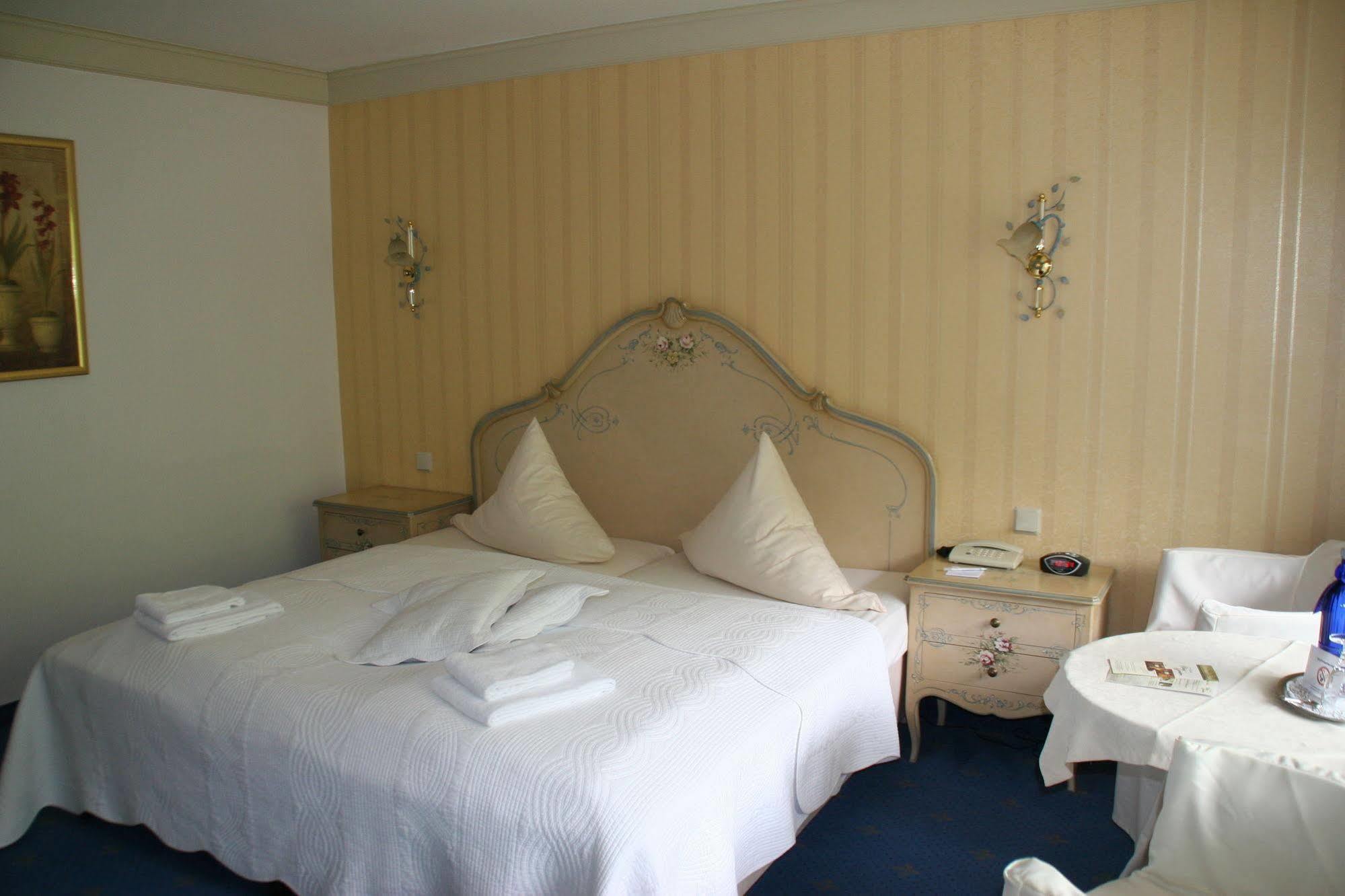 Sure Hotel By Best Western Rhoen Garden ポッペンハウゼン エクステリア 写真
